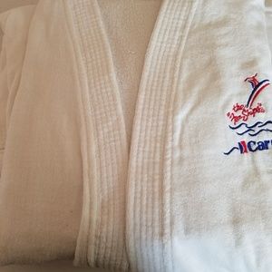 NEW CARNIVAL CRUISE ROBE